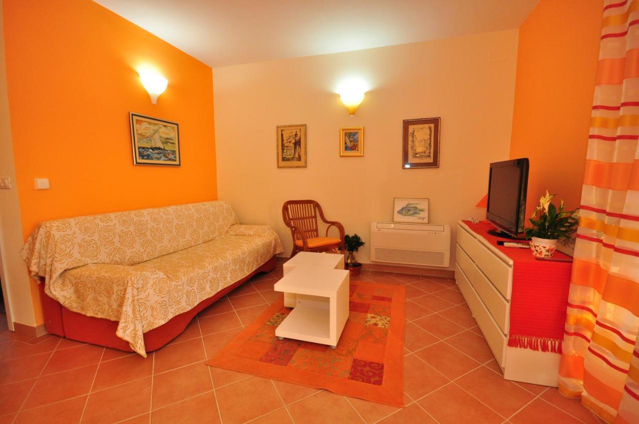 Tri Palme Apartamento Prvic Sepurine Exterior foto